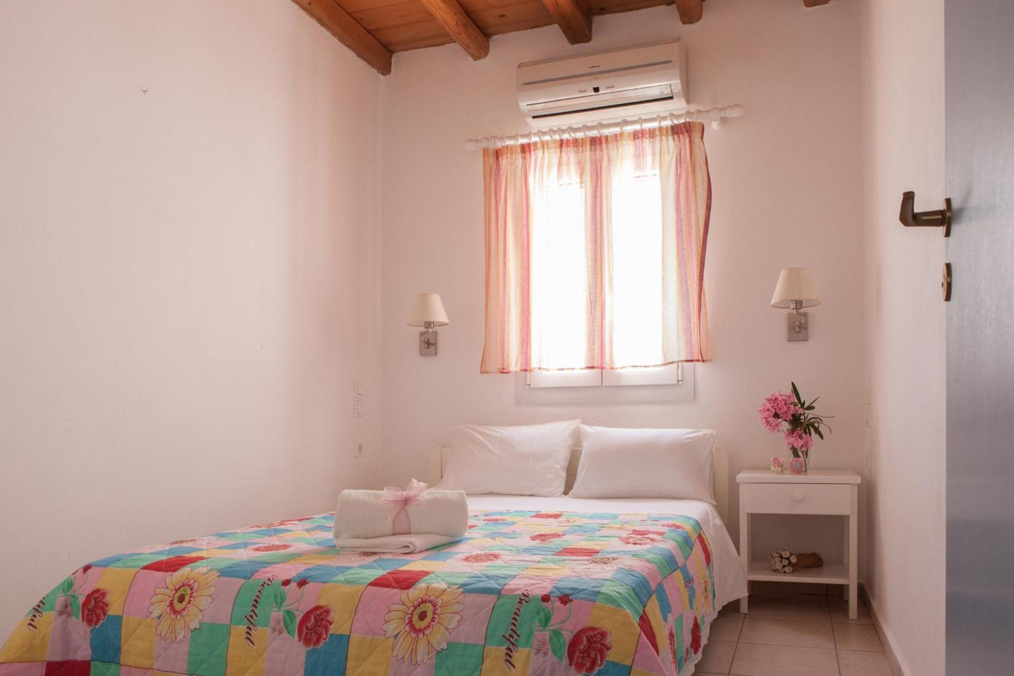 Ergina Summer Resort Antiparos Town Стая снимка