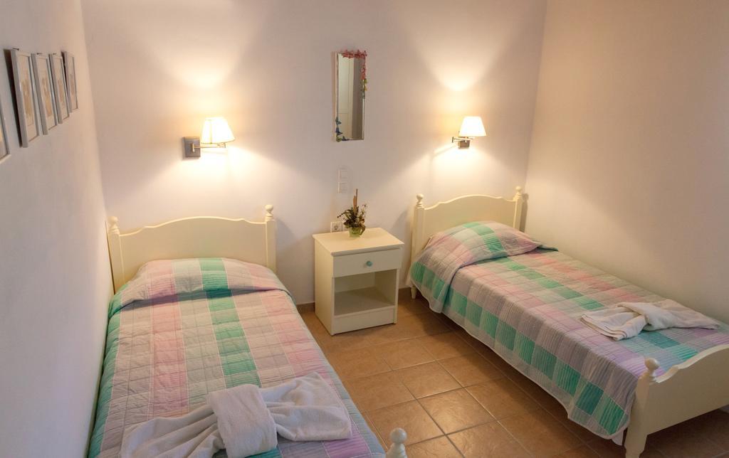Ergina Summer Resort Antiparos Town Екстериор снимка