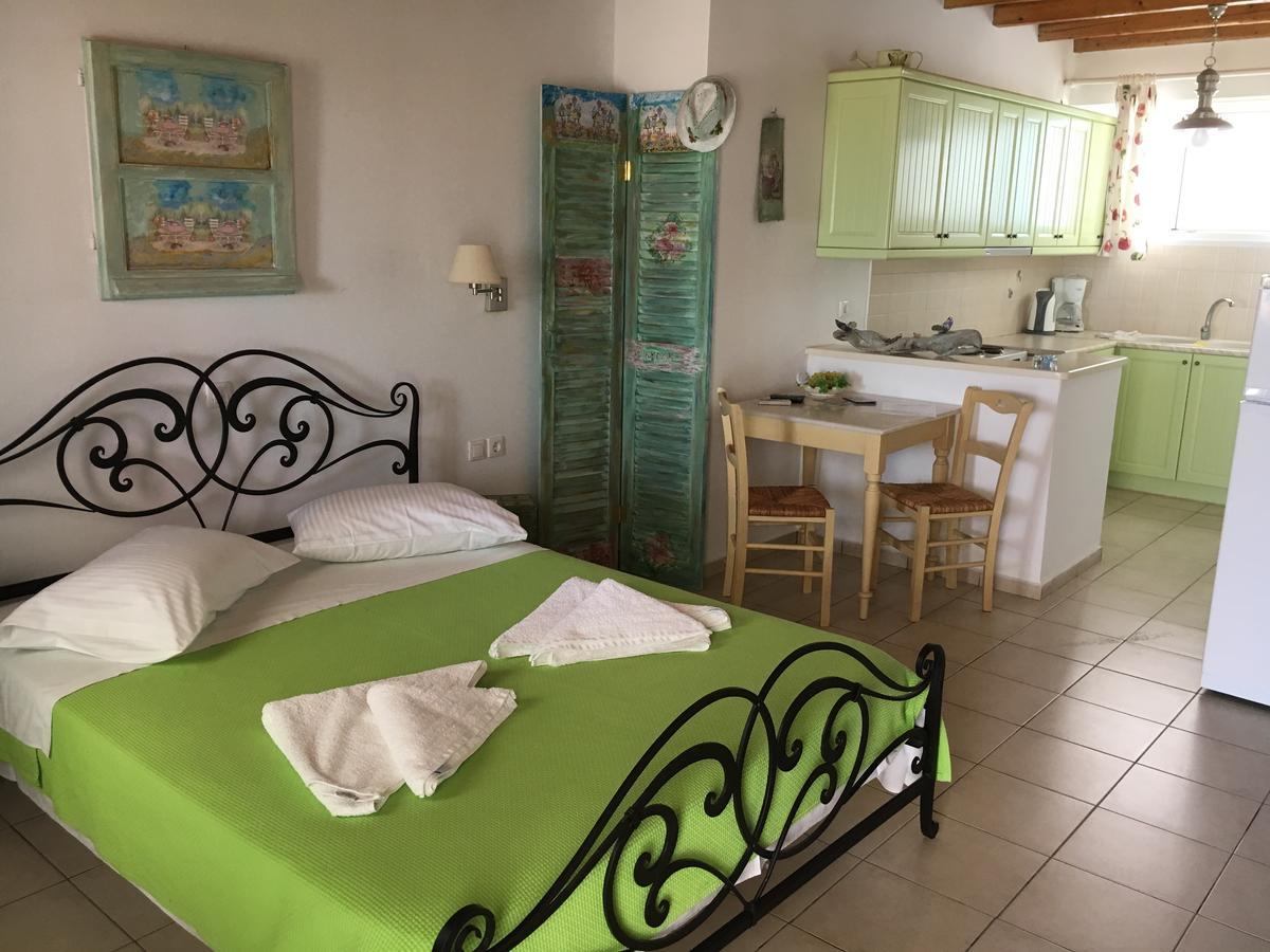Ergina Summer Resort Antiparos Town Екстериор снимка