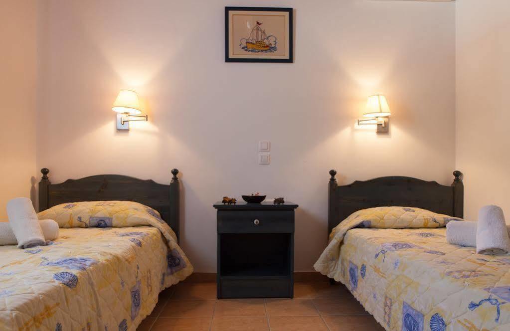 Ergina Summer Resort Antiparos Town Екстериор снимка