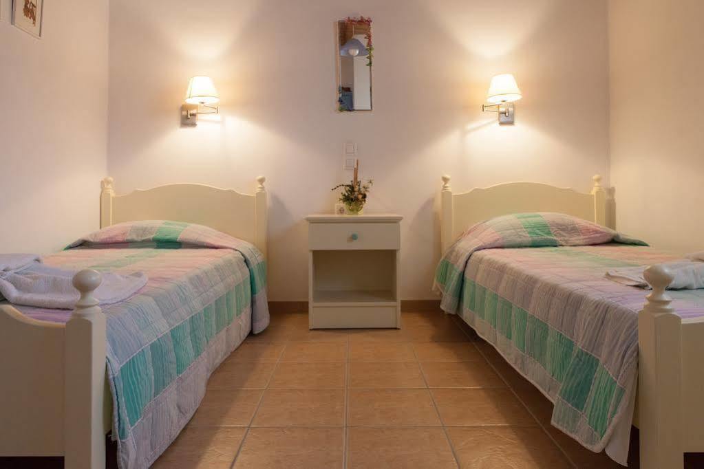 Ergina Summer Resort Antiparos Town Екстериор снимка