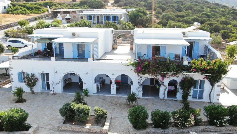 Ergina Summer Resort Antiparos Town Екстериор снимка