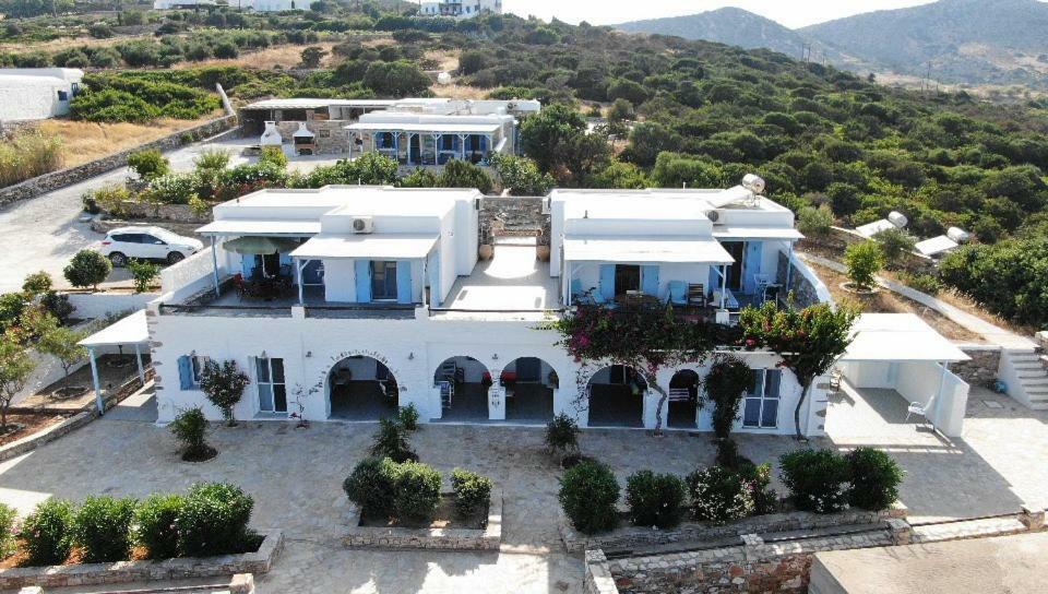 Ergina Summer Resort Antiparos Town Екстериор снимка