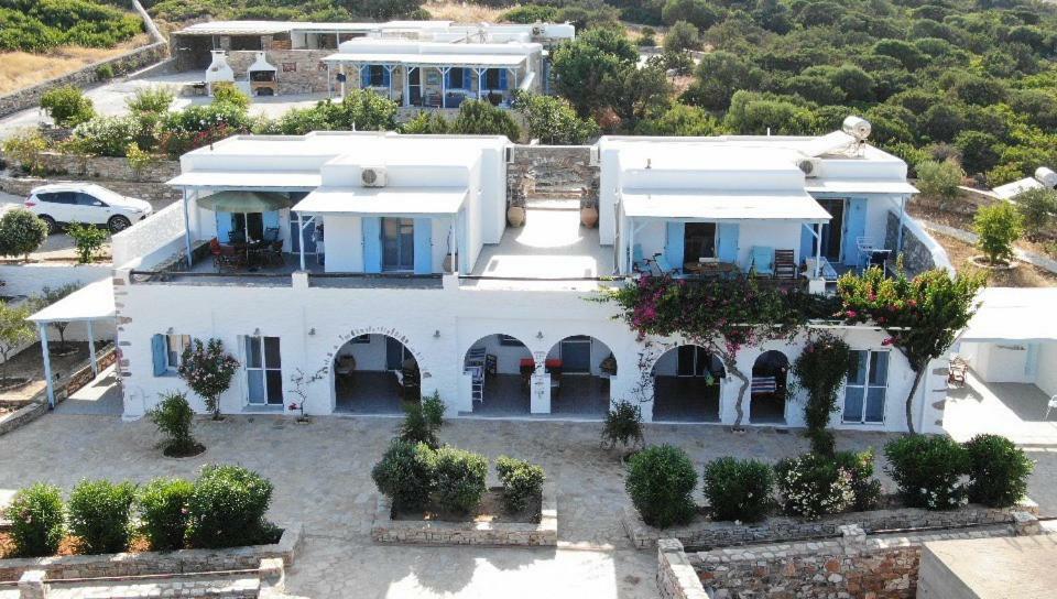 Ergina Summer Resort Antiparos Town Екстериор снимка